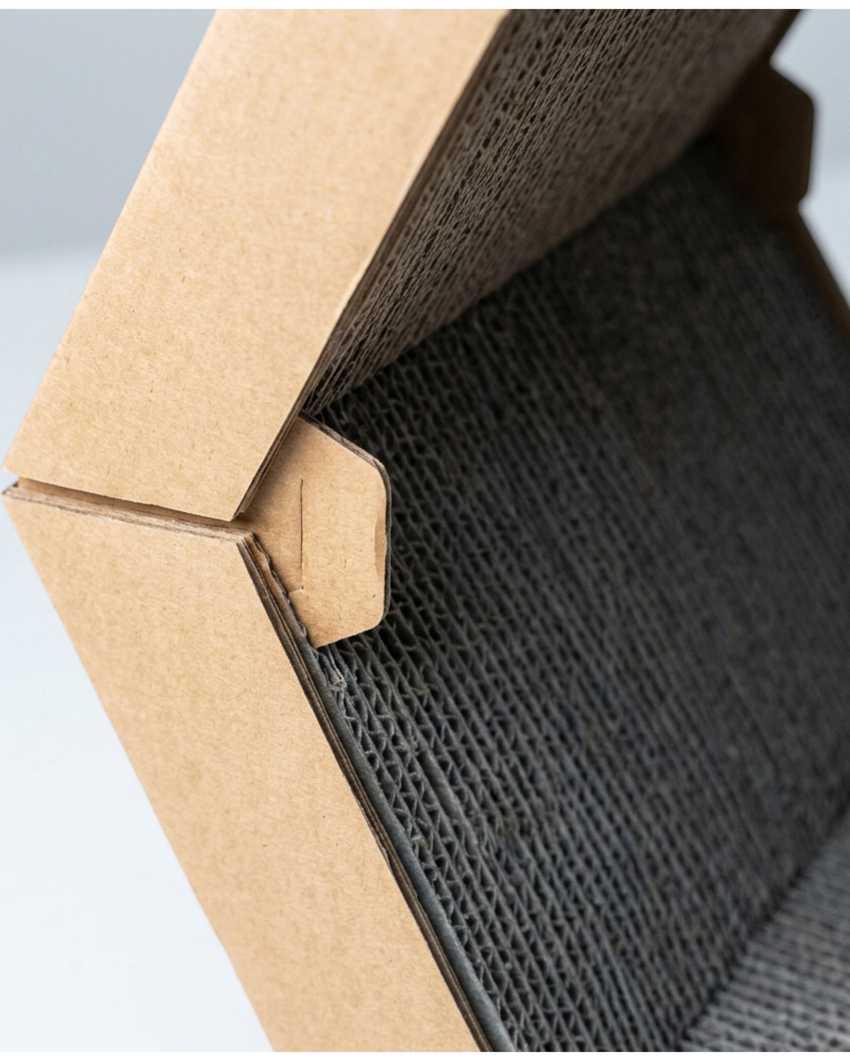 Fxryn Hexagonal Corrugated Cat Scratch Tunnel Kraft Charcoal - Detail view